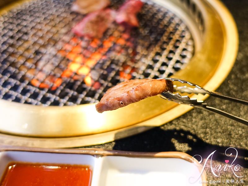 【台北美食】老乾杯。全球首家燒肉米其林餐廳！澳洲和牛專賣奢華美味饗宴