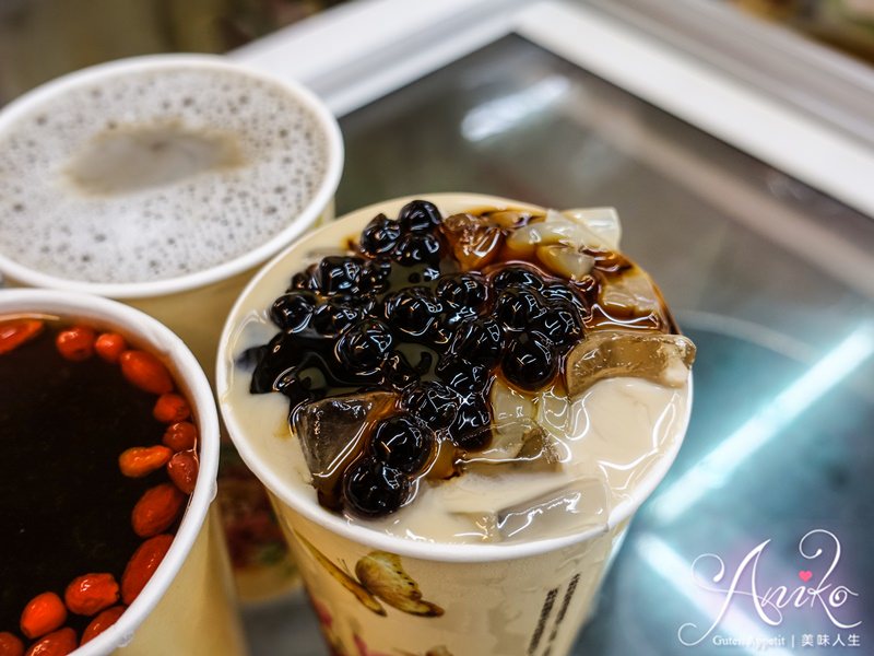 【台中美食】一中鳳梅冰。冬季暖心黑糖奶茶新上市！一杯25元～還可免費加珍珠和椰果喲