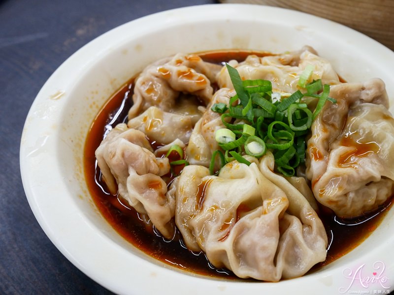 【台南美食】上海好味道小籠湯包。媲美台北鼎泰豐的人氣湯包店～從小吃到大的巷子口美食