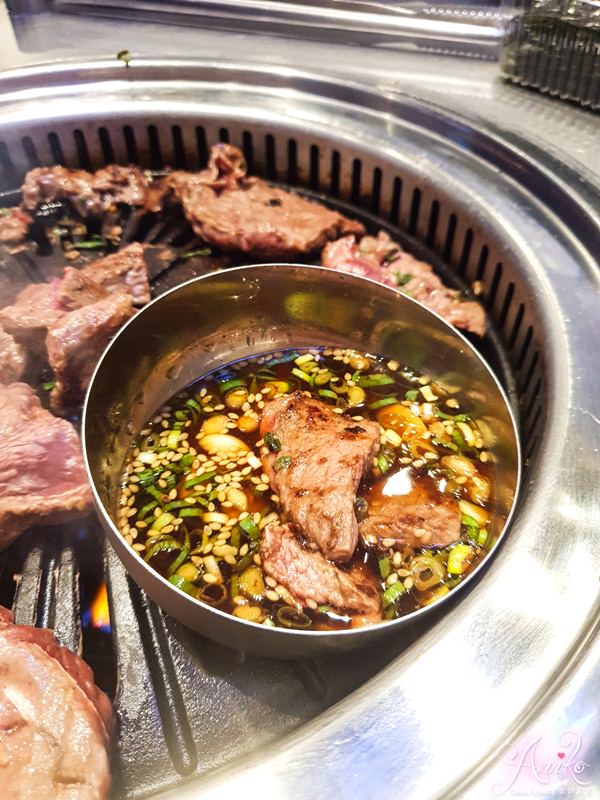 【台北美食】新村站著吃烤肉。韓國首爾超人氣排隊美食~免坐飛機吃得到！最正宗的鐵桶韓國烤肉