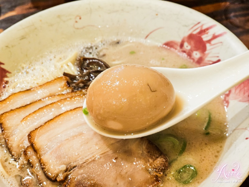 【東京美食】龍之家拉麵。新宿豚骨拉麵推薦！下著大雨排隊也要吃~在地人都吃這家！