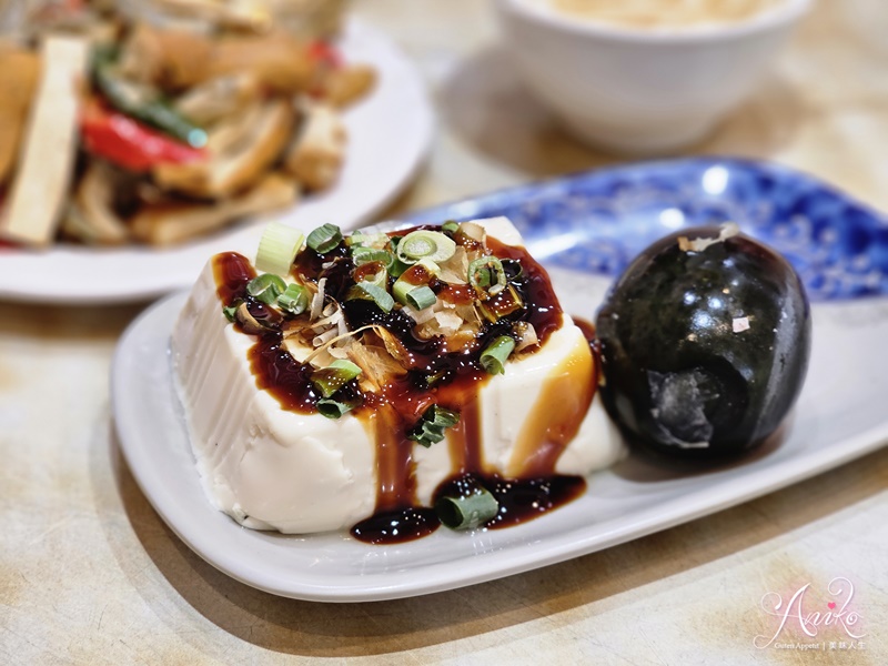 【台北美食】黄龍莊。牯嶺街人氣美食！平價版鼎泰豐小籠包和蛋炒飯~超好吃