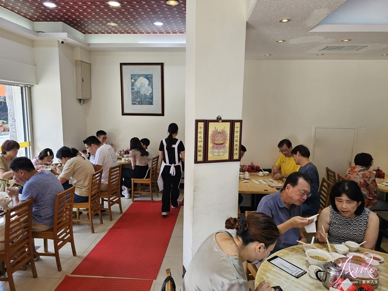 【台北美食】黄龍莊。牯嶺街人氣美食！平價版鼎泰豐小籠包和蛋炒飯~超好吃