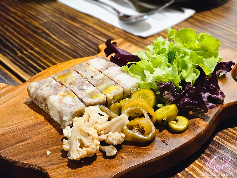 【台北美食】花滔廚房。小巨蛋站巷弄義式小館~老饕帶路的隱藏美食，預約困難創意義式餐廳