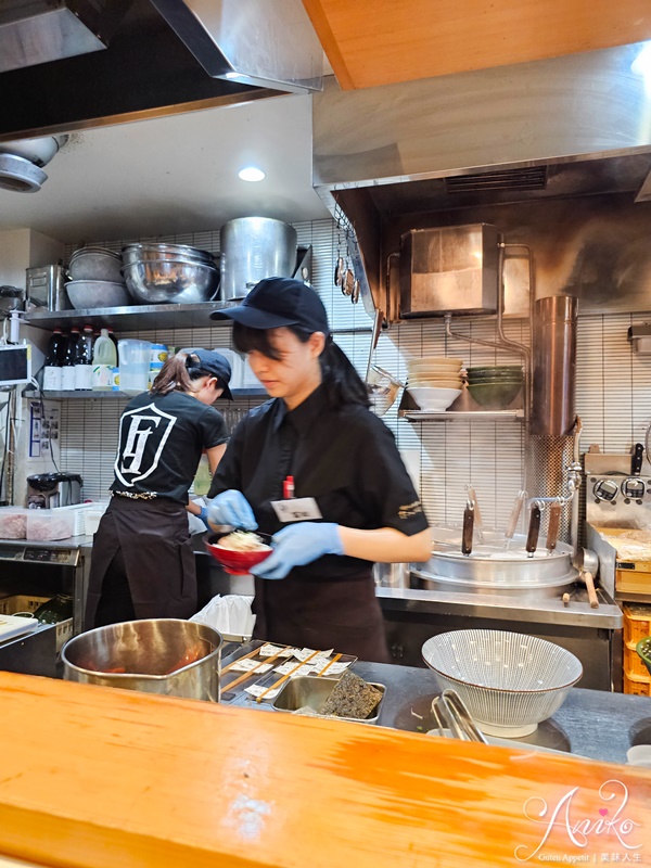 【東京美食】烤飛魚鹽味拉麵高橋銀座店。銀座拉麵推薦！香濃豚雞骨湯加上烤飛魚的醇厚風味