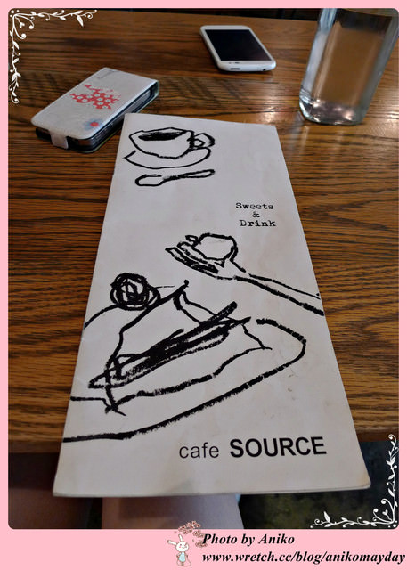 【2012夏❤首爾】5天4夜半自助行。弘大第一站！必吃披著鬆餅皮的麻糬。Cafe SOURCE