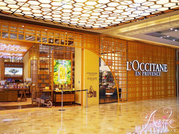 【台南美食】L’OCCITANE Cafe’歐舒丹咖啡(南紡夢時代店)。享受南法普羅旺斯用餐的美好氣氛